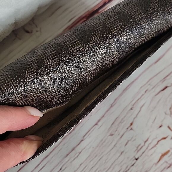 MICHAEL KORS Signature Brown Wallet - Picture 3 of 8